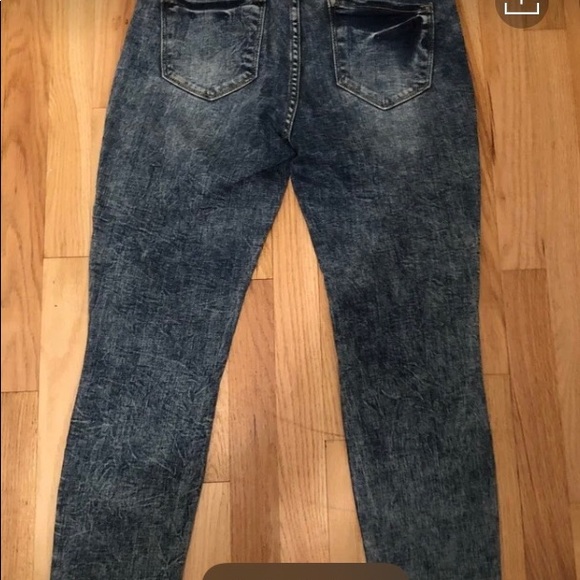 Jeans - Picture 3 of 4